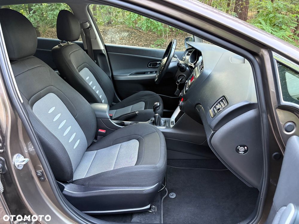 Kia Ceed 1.6 GDI L Business Line - 28