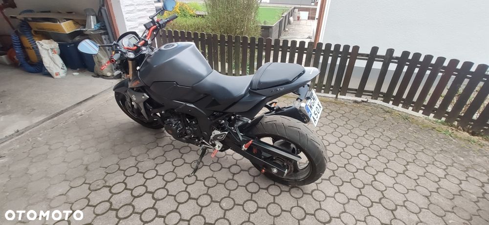 Suzuki GSR - 1