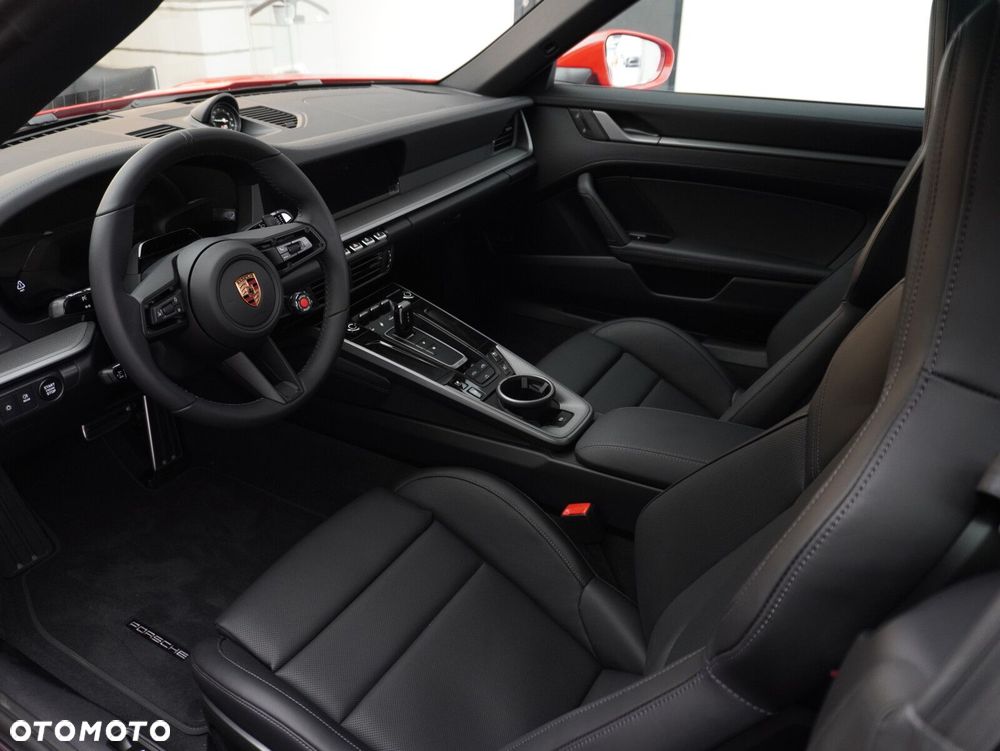 Porsche 911 Carrera - 33