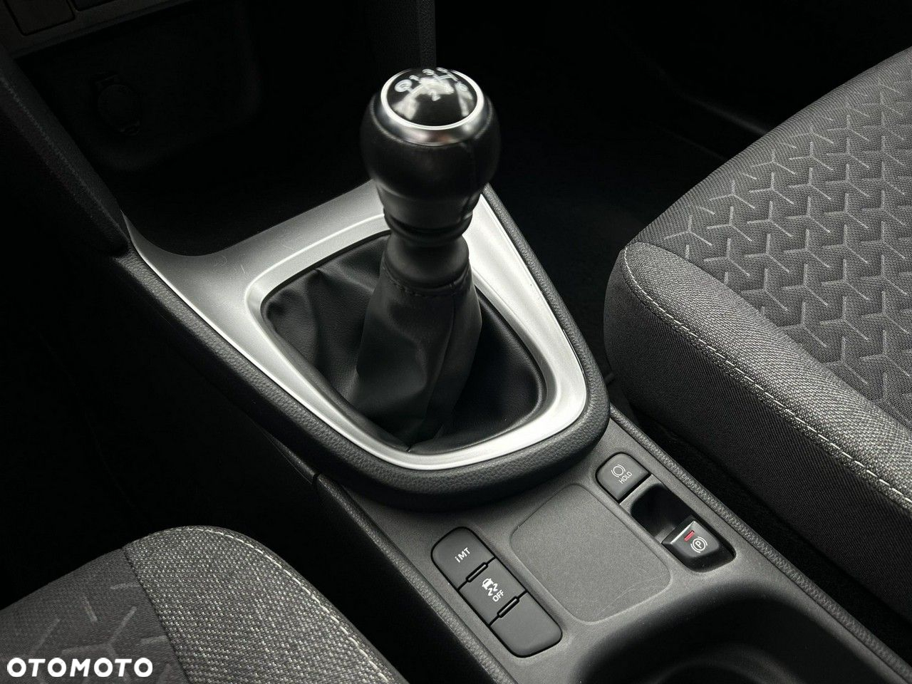 Toyota Yaris Cross - 17