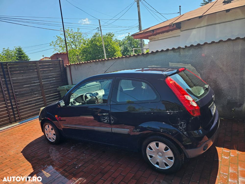 Ford Fiesta 1.3i - 5