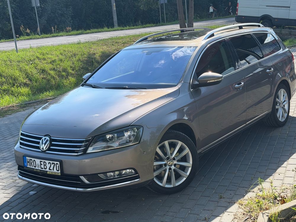 Volkswagen Passat - 1