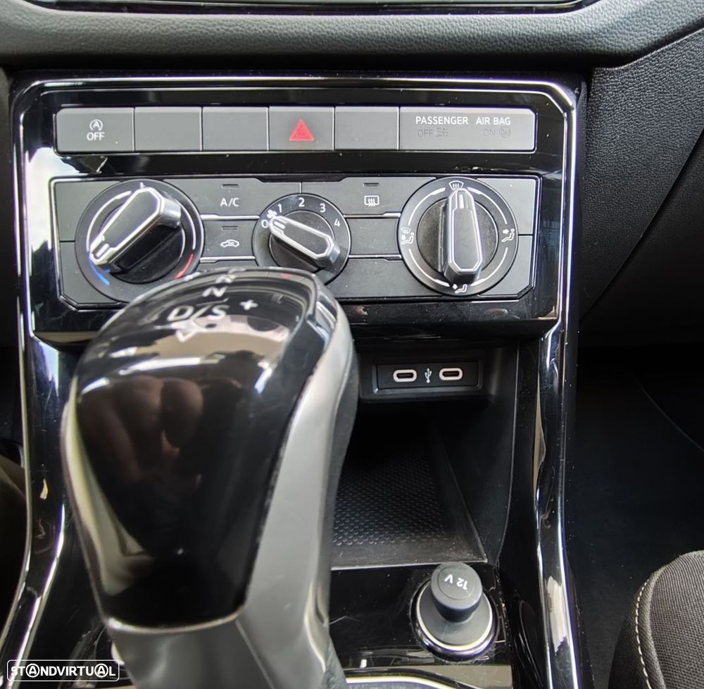 VW T-Cross 1.0 TSI Urban DSG - 26