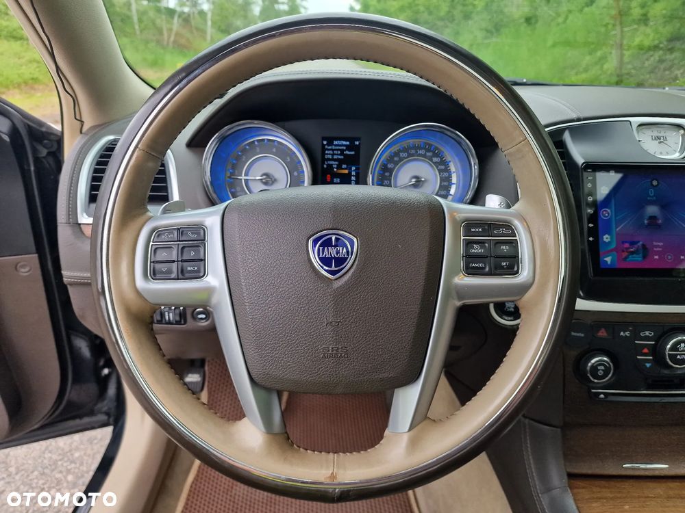 Lancia Thema 3.6 Executive - 26