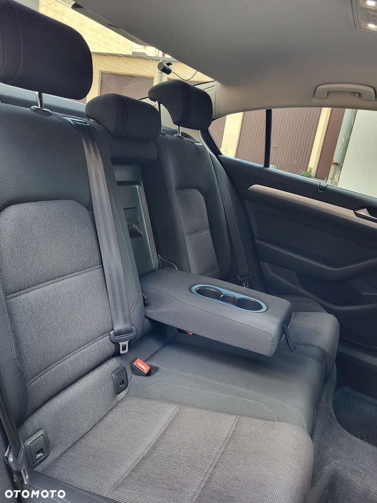 Volkswagen Passat 2.0 TDI BMT Comfortline - 36