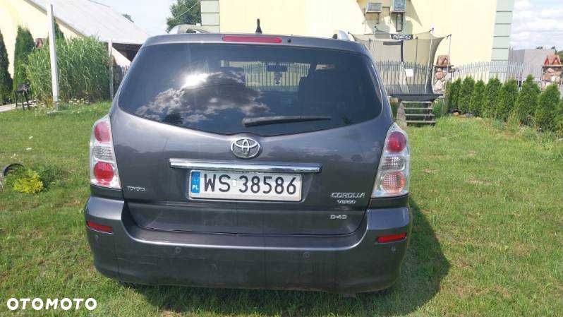 Toyota Corolla Verso - 5