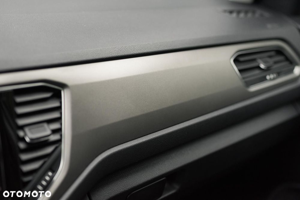 Volkswagen T-Roc - 33