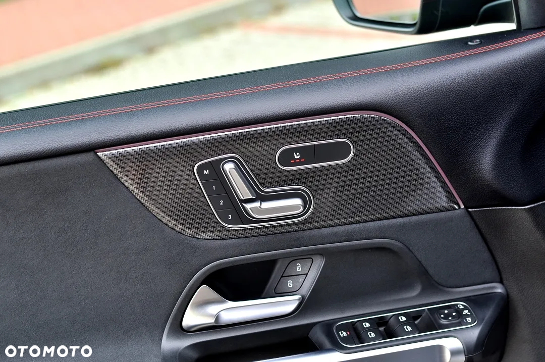 Mercedes-Benz GLB 200 d AMG Line 8G-DCT - 17