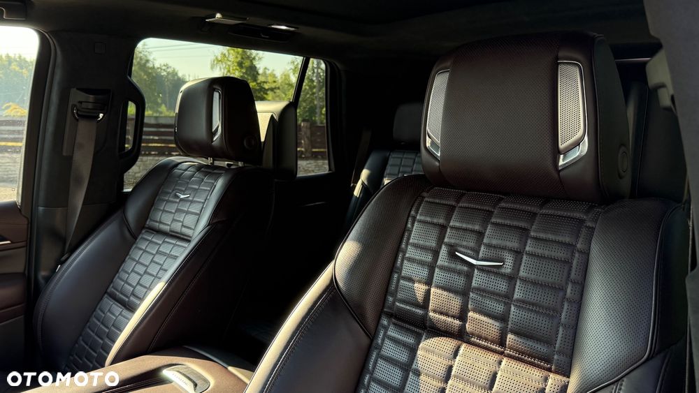 Cadillac Escalade - 5