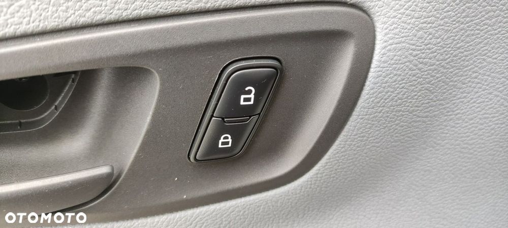 Ford Transit - 25