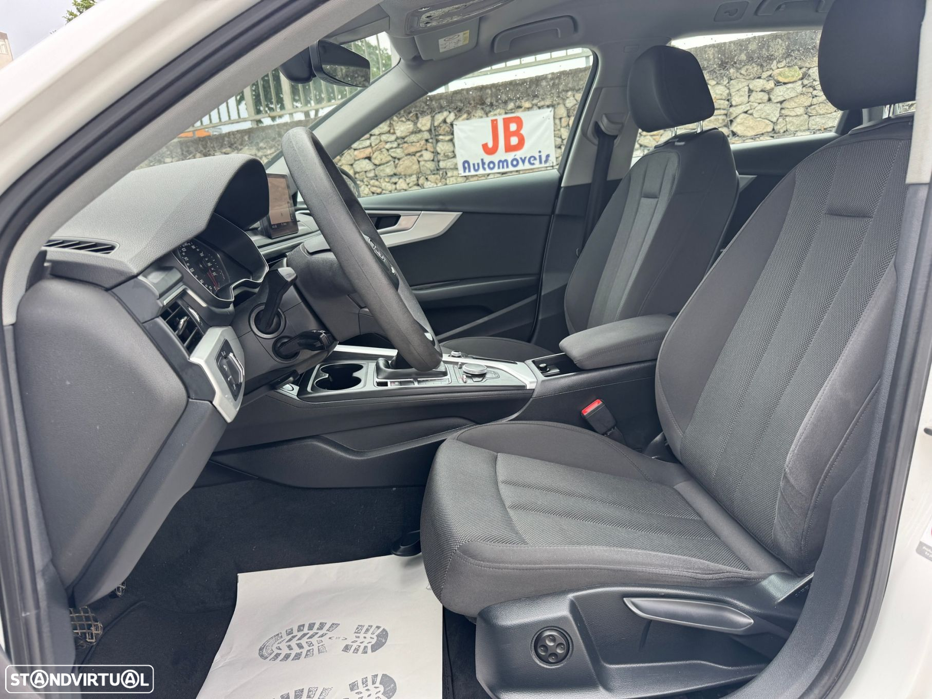 Audi A4 Avant 2.0 TDI - 9