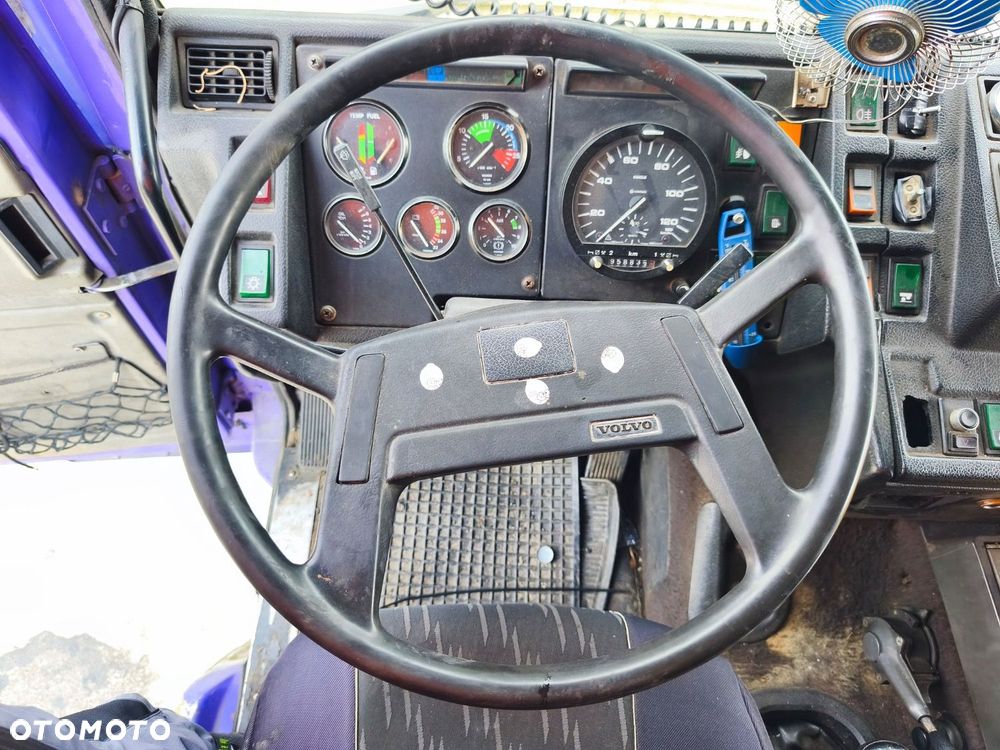 Volvo F 12 360 6X2 - 21