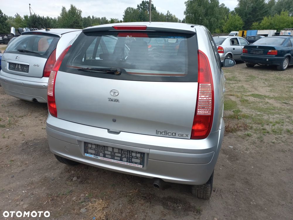 Tata Indica 1.4 benzyna 08r wszystkie części maska zderzak drzwi - 4