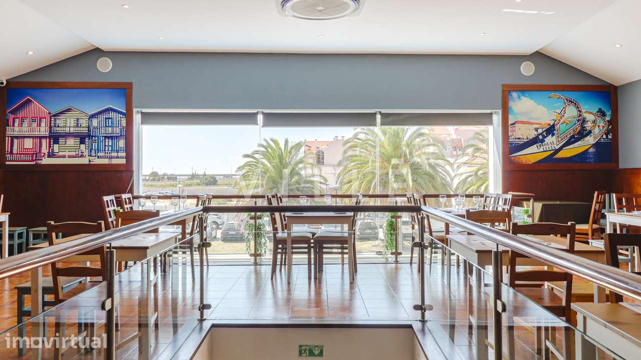 Restaurante no centro da cidade com vista Ria - Grande imagem: 2/53