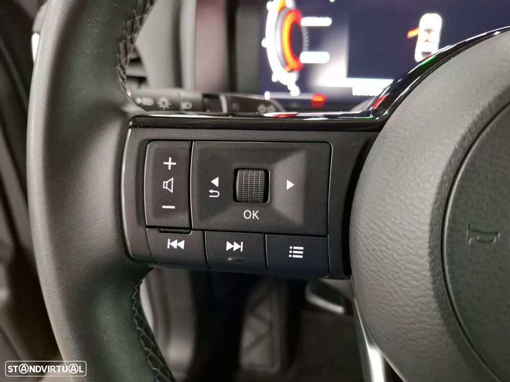 Nissan Qashqai 1.3 DIG-T N-Connecta LED+TT+SKY - 15