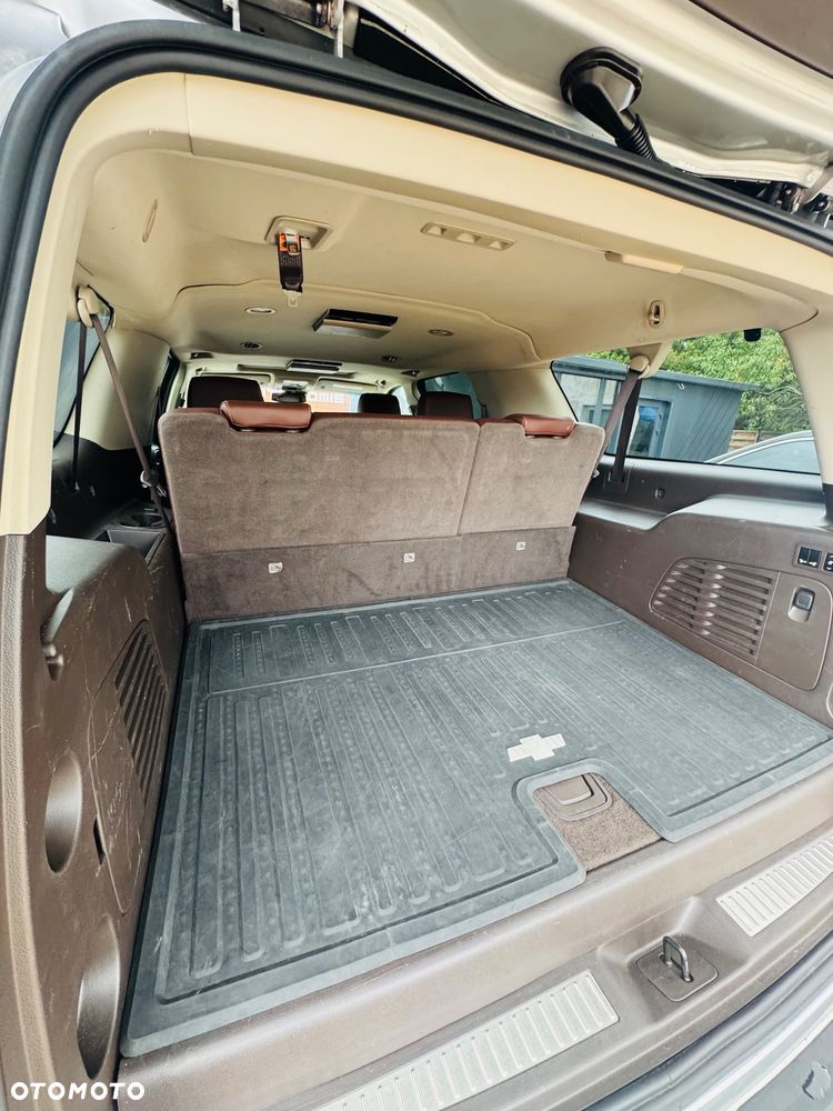 Chevrolet Suburban - 34
