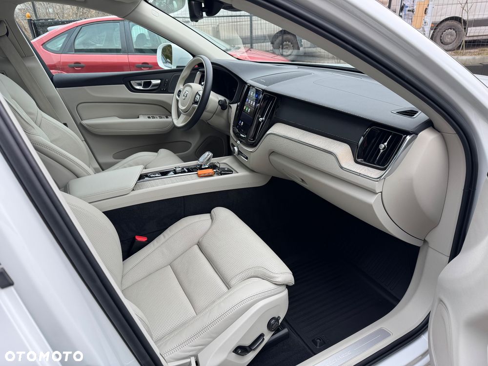 Volvo XC 60 T8 Plug-In Hybrid AWD Inscription - 13