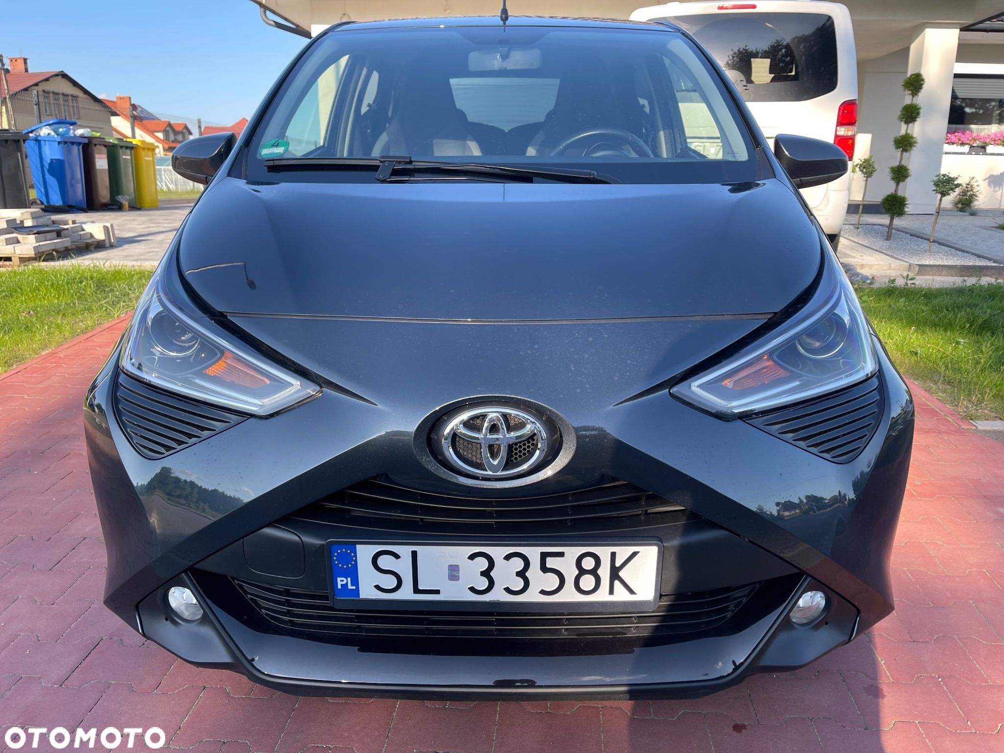 Toyota Aygo x.shift x-play connect - 1