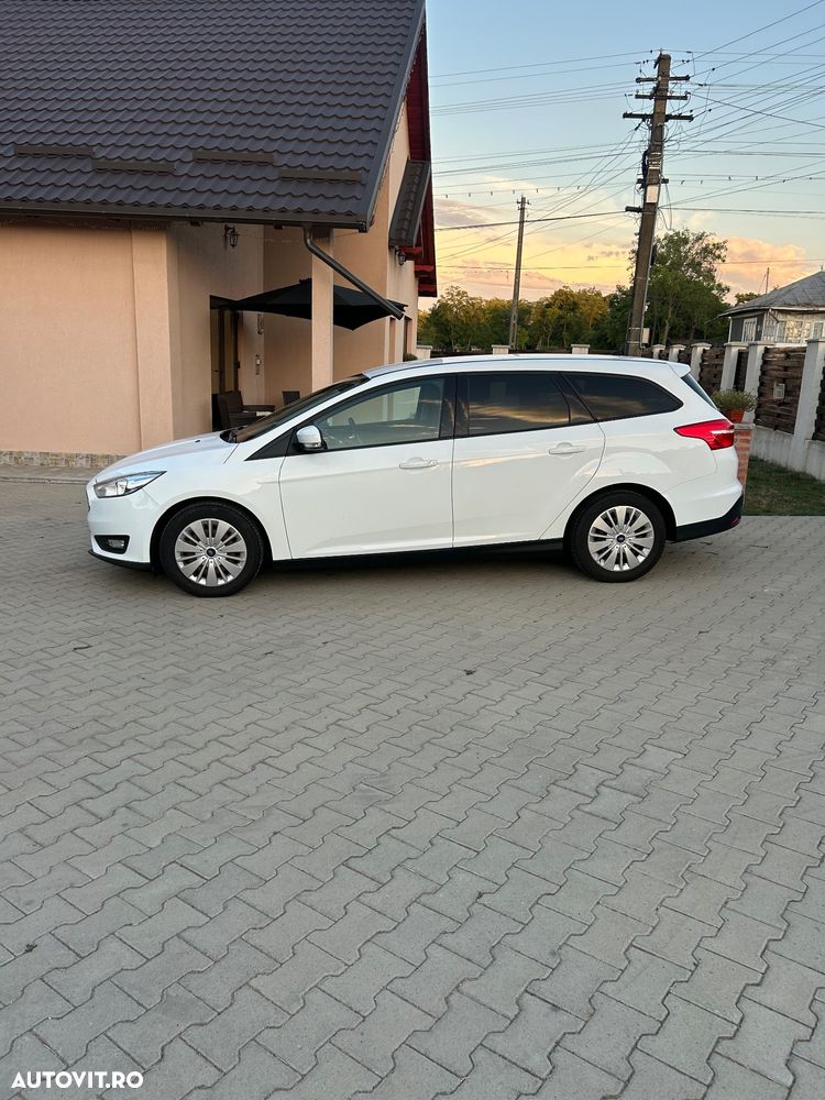 Volkswagen Golf 1.6 TDI Highline - 2