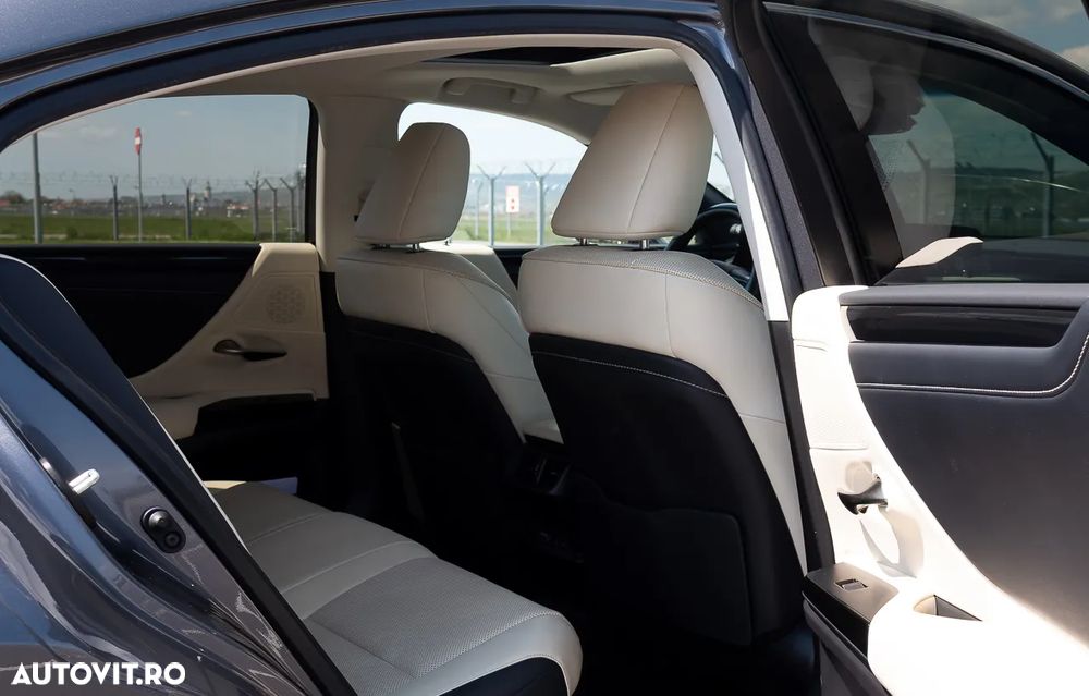Lexus Seria ES - 6