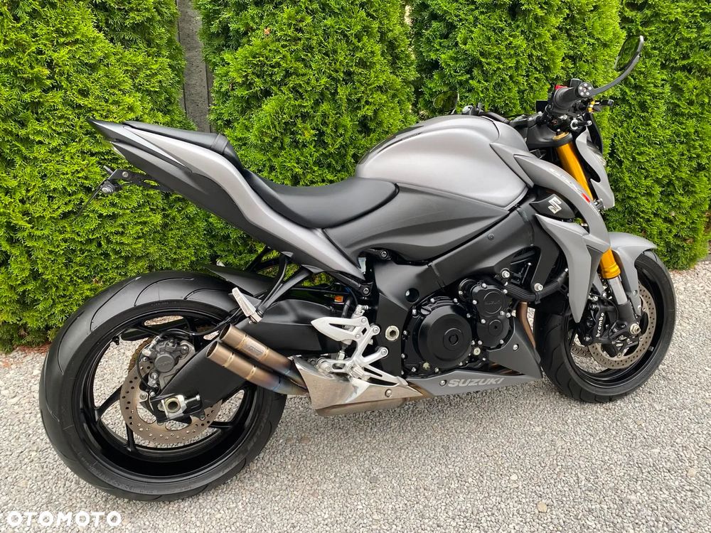 Suzuki GSX - 3