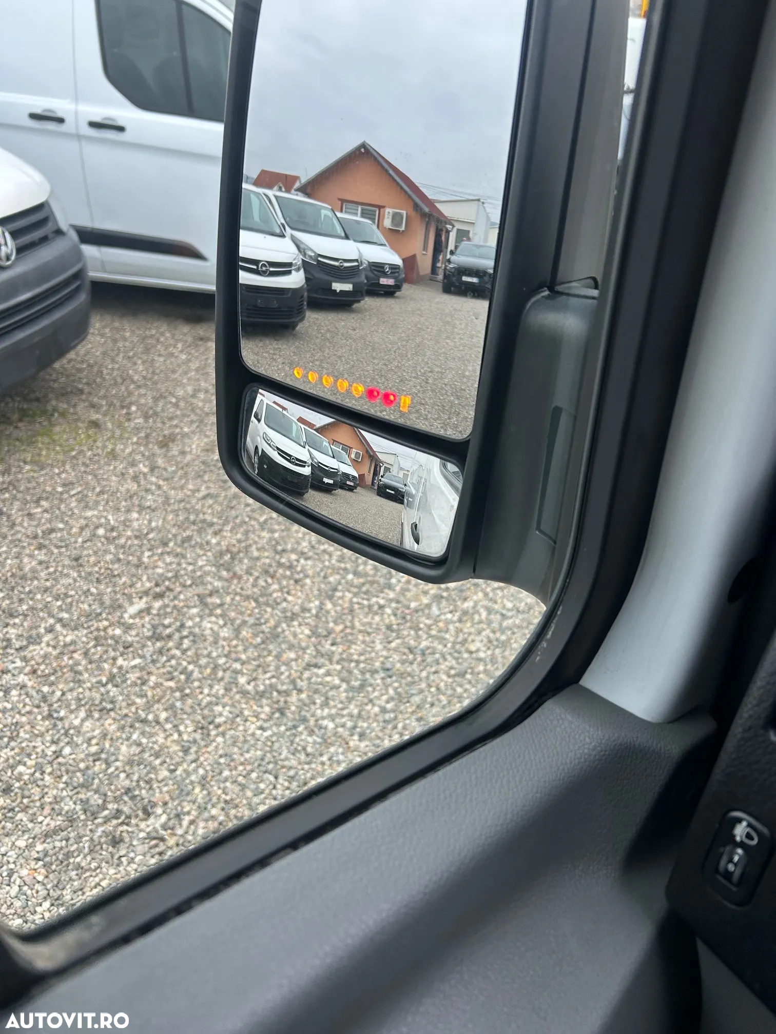 Mercedes-Benz Sprinter - 12