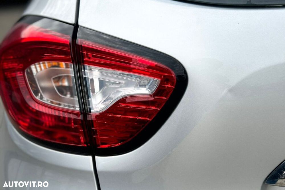 STOP STANGA PE HAION RENAULT CAPTUR – AN 2015 - 1