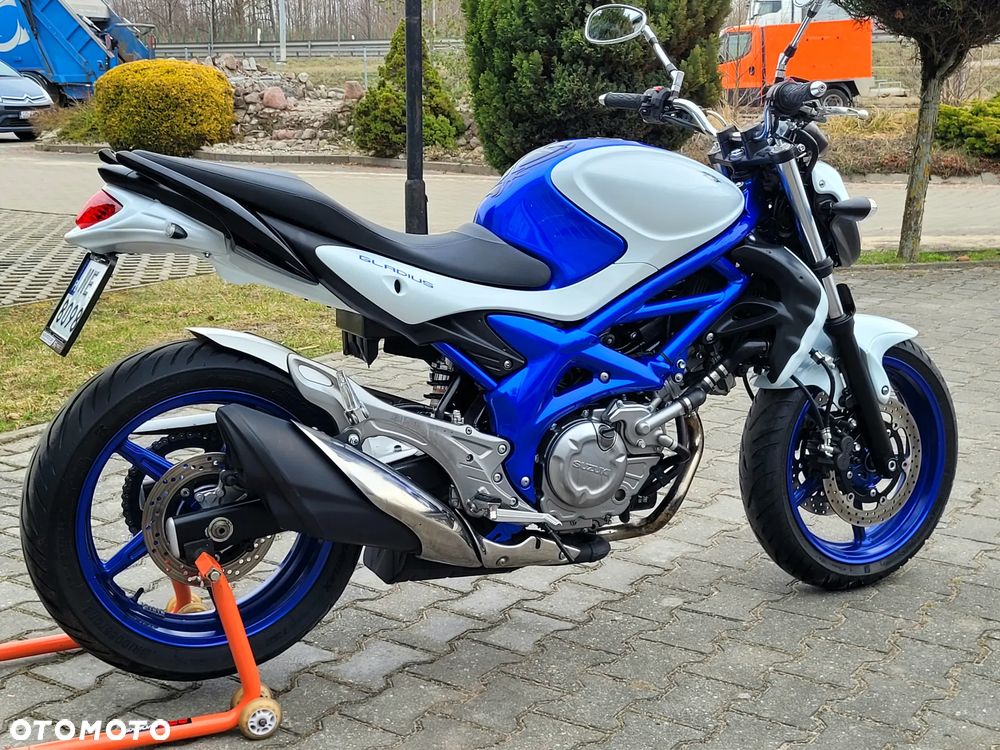 Suzuki Gladius - 14