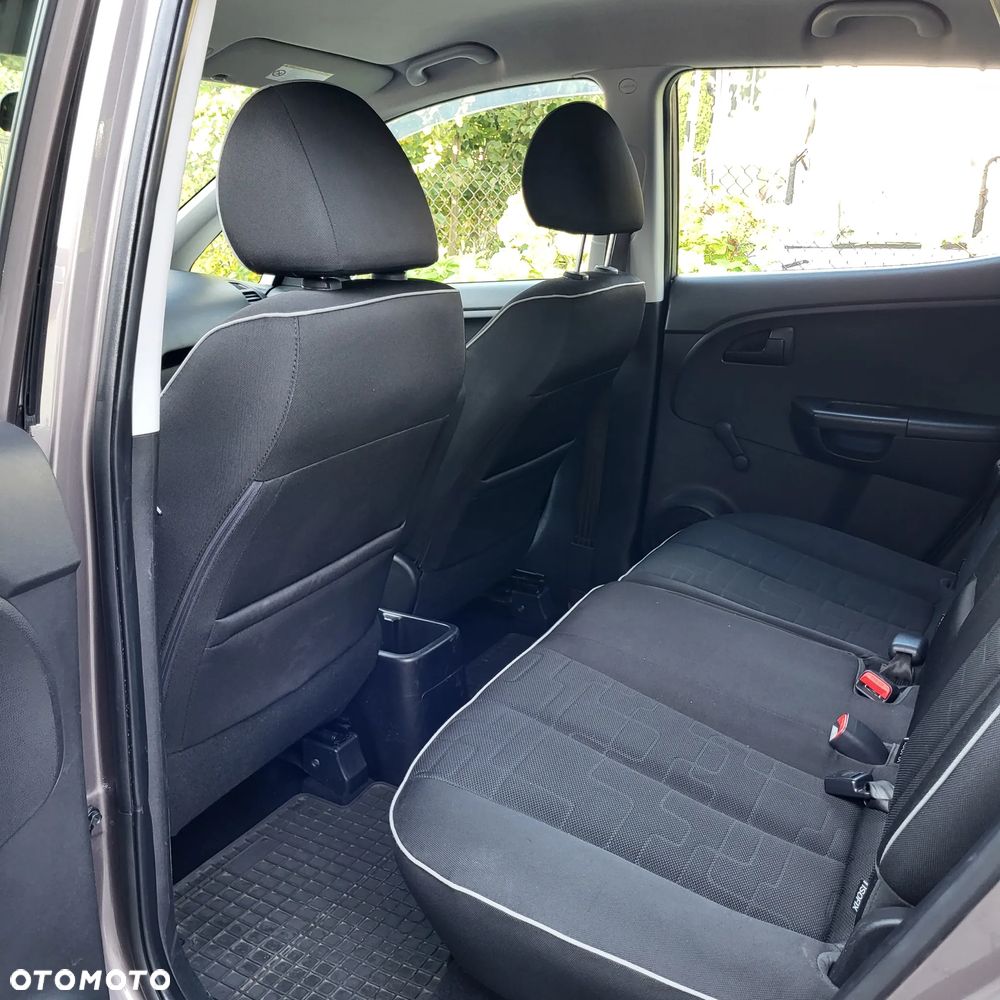 Kia Venga 1.6 L - 9