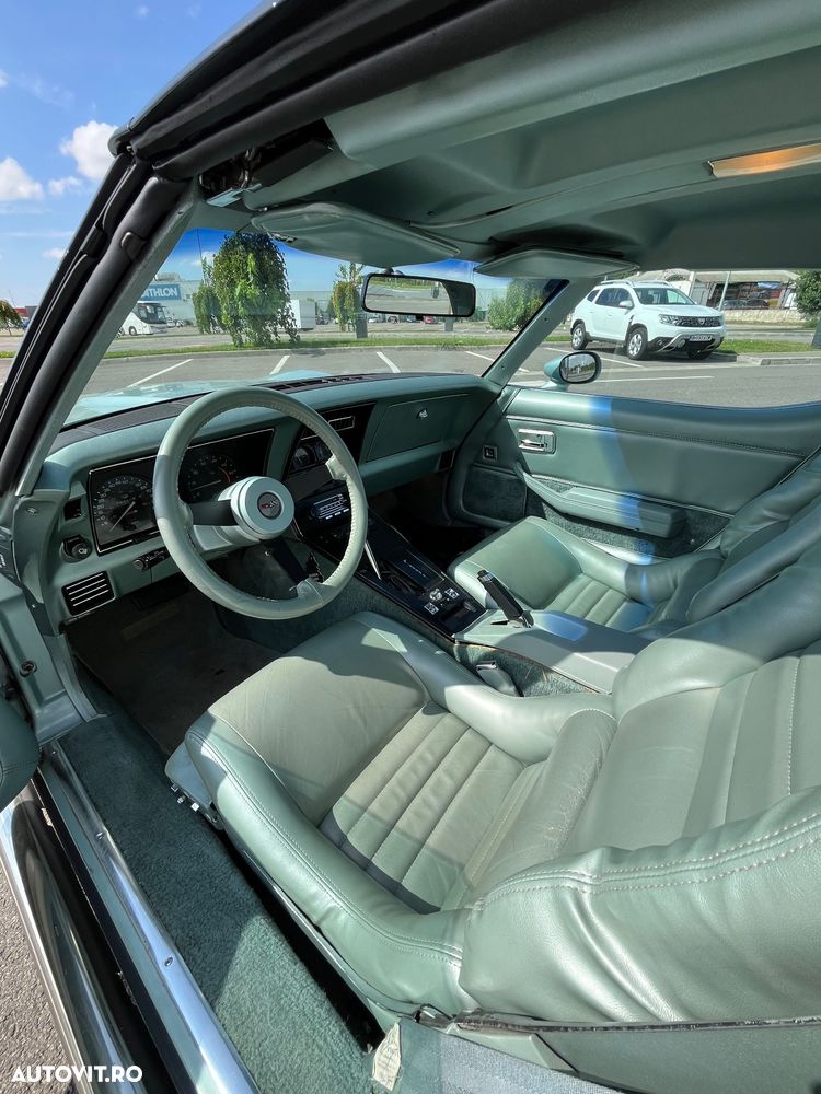 Chevrolet Corvette - 8