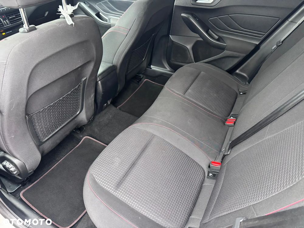 Ford Focus 1.5 EcoBlue Start-Stopp-System ST-LINE X - 25