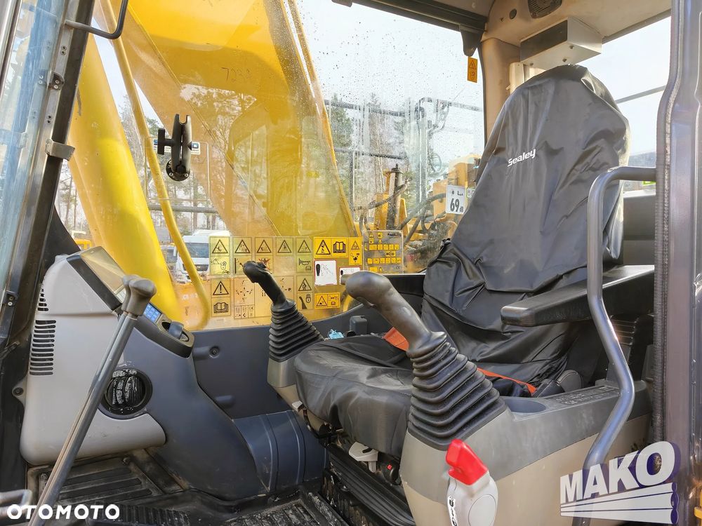 Komatsu PC210 LC-10 - 15