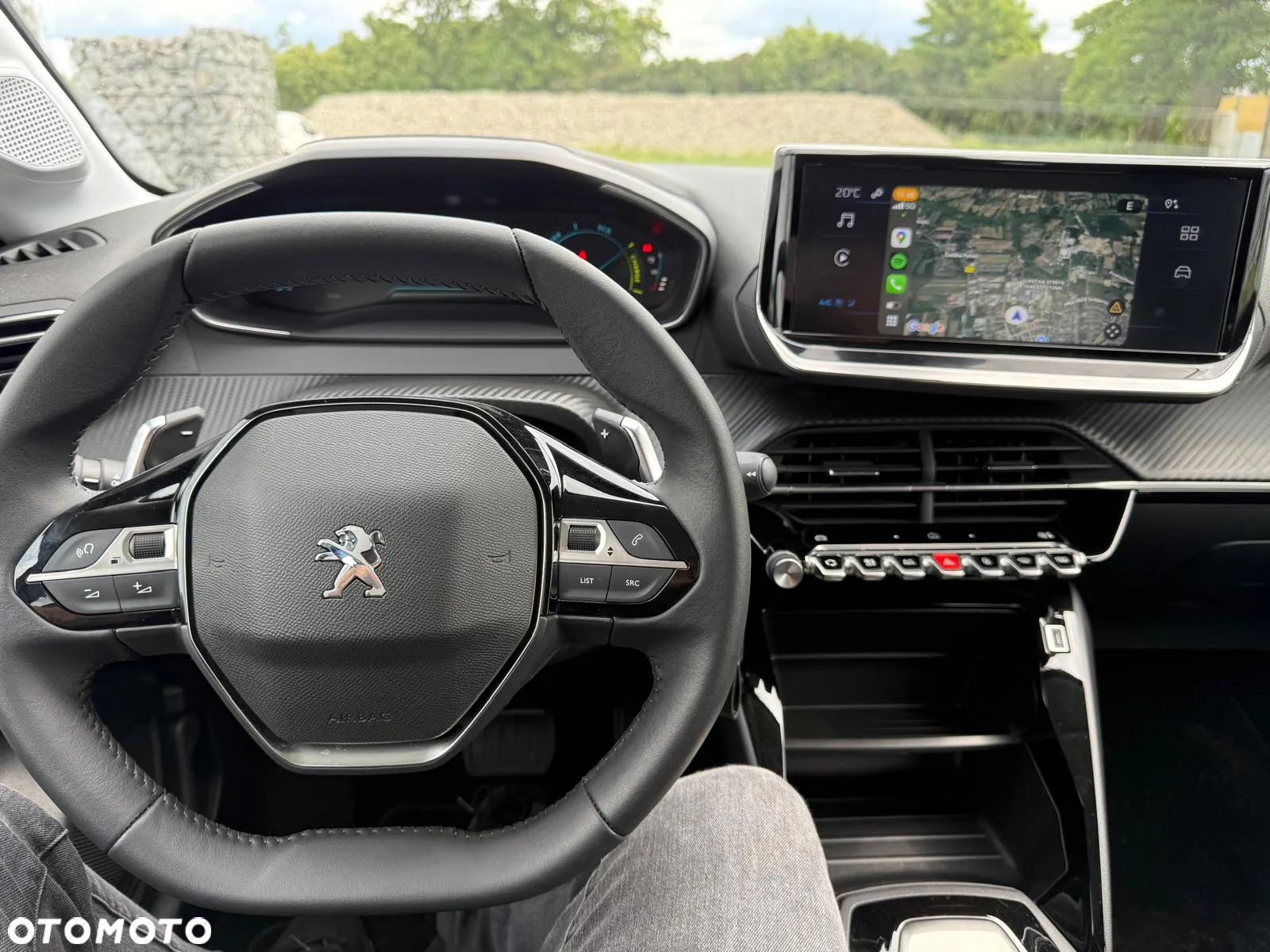 Peugeot 208 - 11