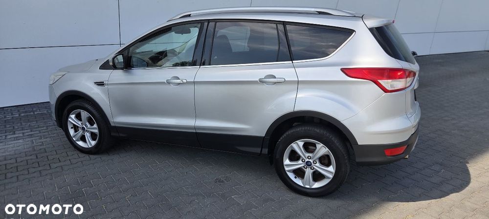 Ford Kuga 2.0 TDCi 2x4 Titanium - 17