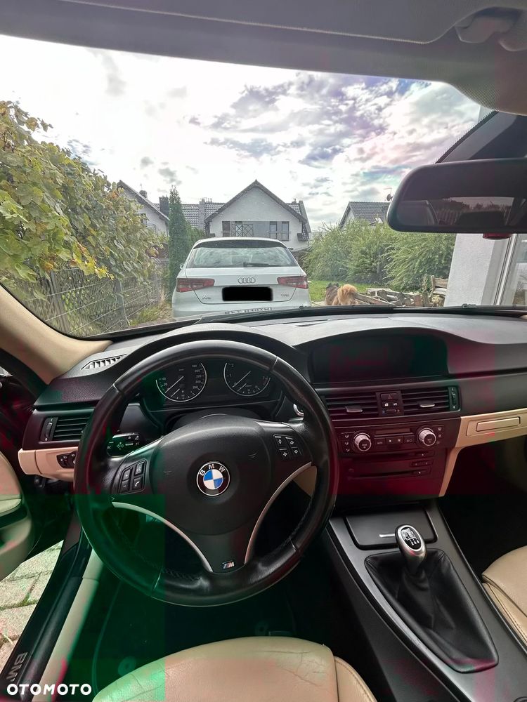 BMW Seria 3 320i - 30