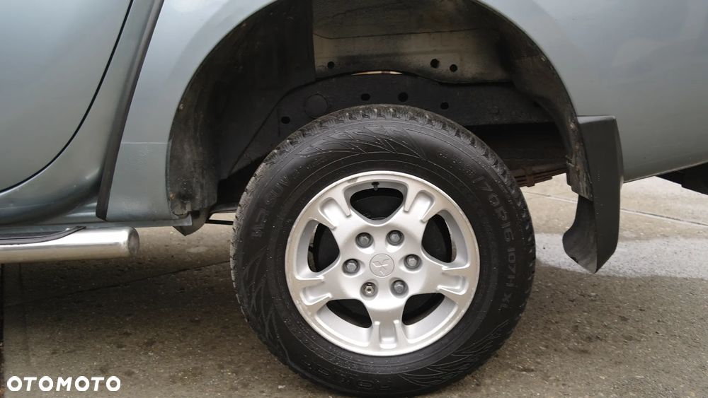 Mitsubishi L200 2.5 DID Invite AC - 31