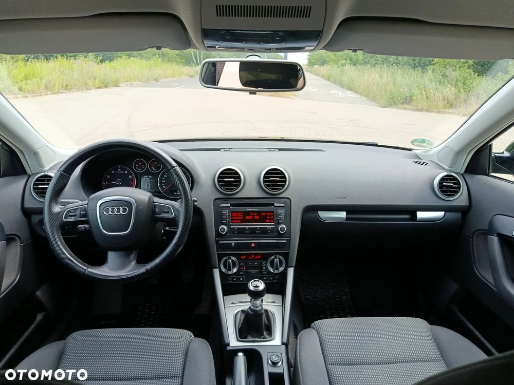 Audi A3 Sportback 1.6 Ambiente - 14