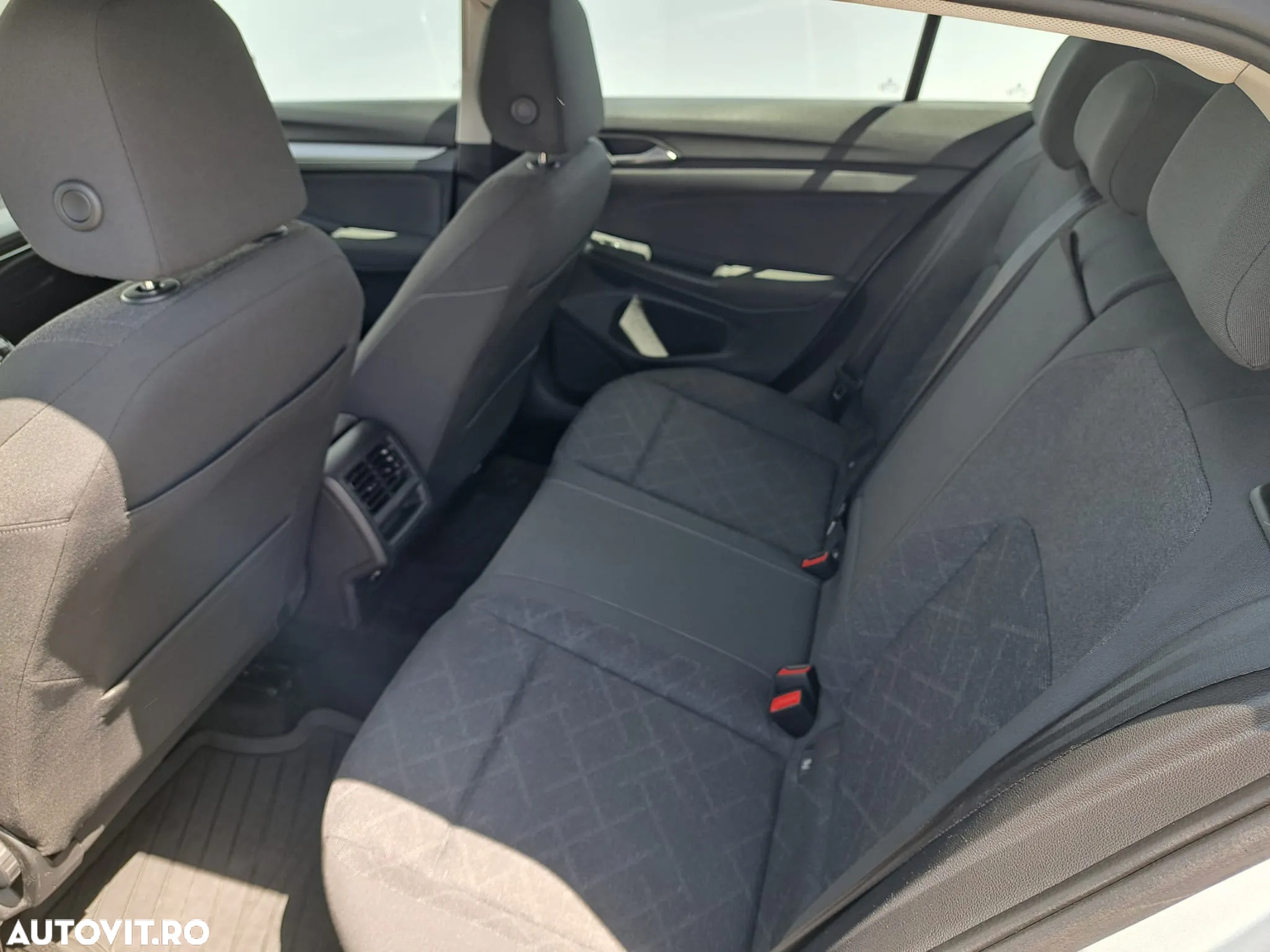 Volkswagen Golf 1.0 TSI Life - 37