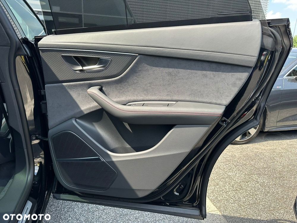 Audi RS Q8 - 27