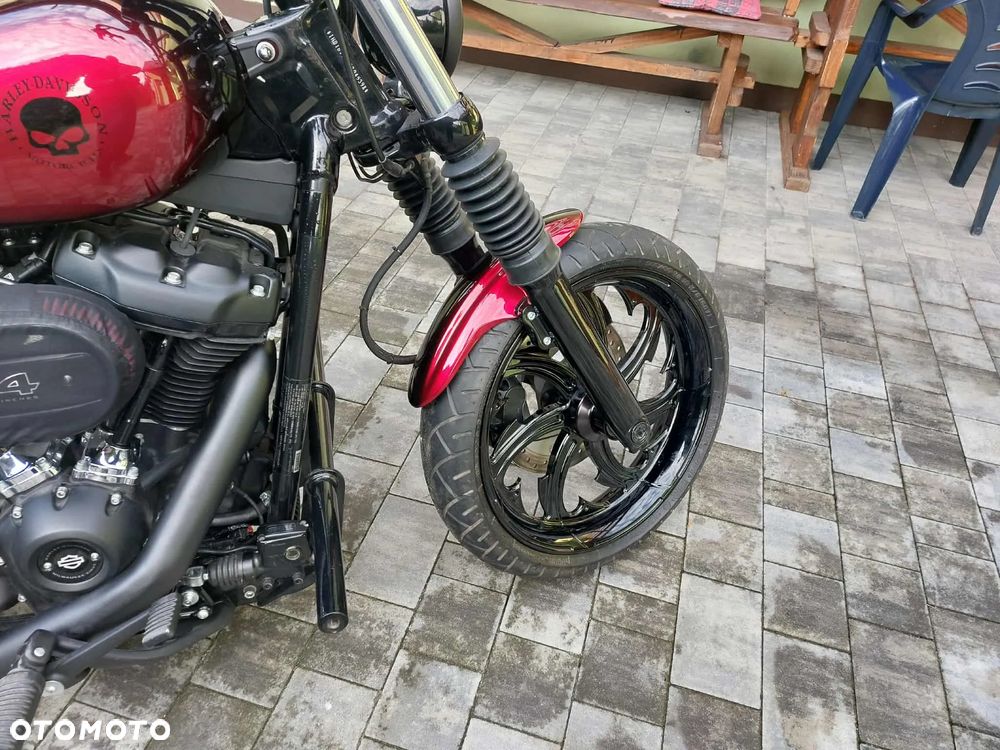 Harley-Davidson Softail Street Bob - 37