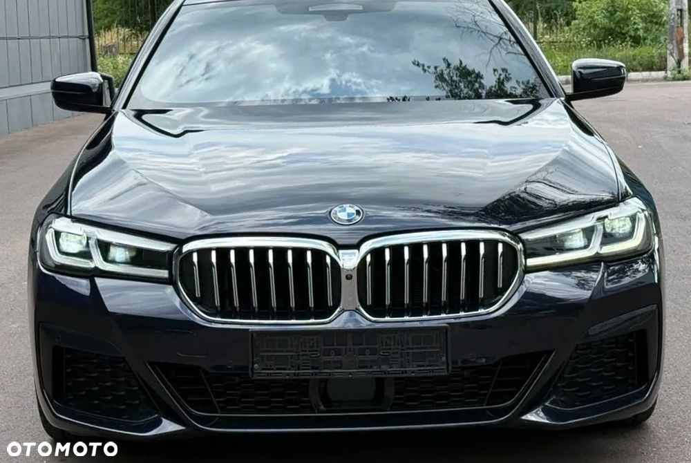 BMW Seria 5 530i xDrive M Sport Edition - 10