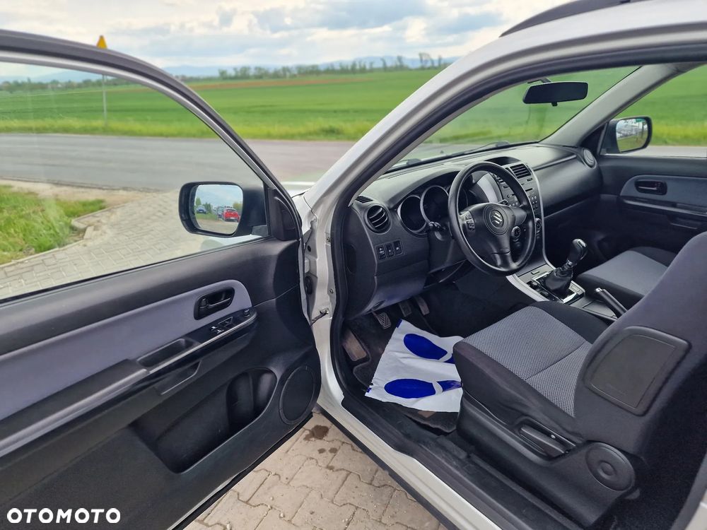 Suzuki Grand Vitara 1.6 - 16