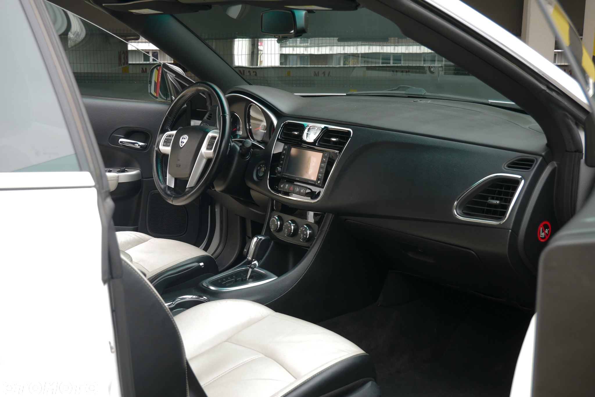 Chrysler 200 - 21