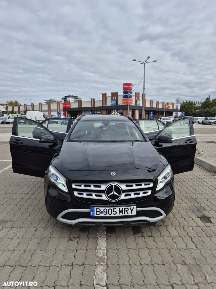 Mercedes-Benz GLA - 11