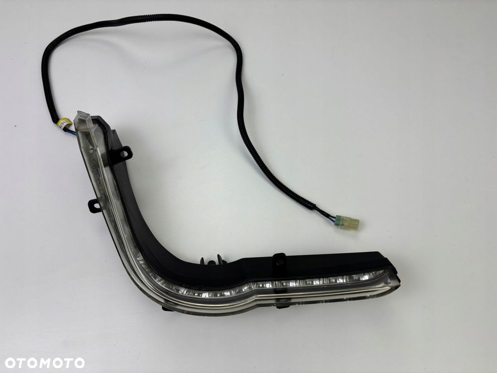 Przednia prawa lampa postojowa LED TGB Blade 550 600 Oryginał - 6