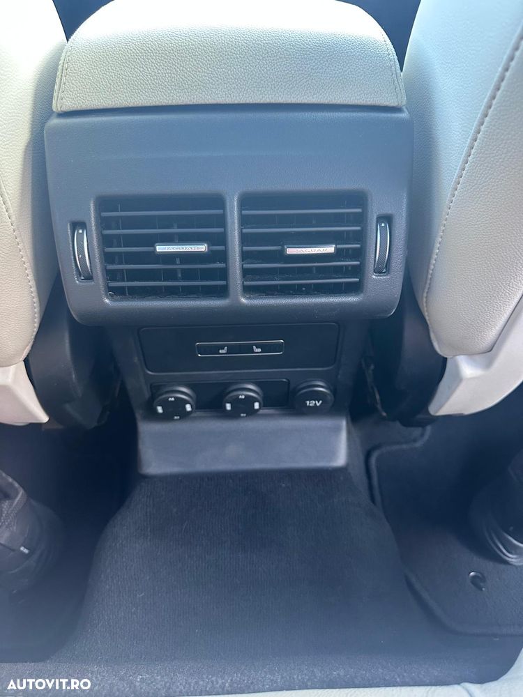 Jaguar F-Pace 25d AWD Prestige - 11