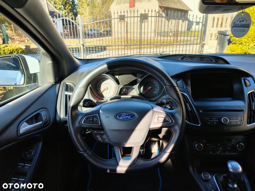 Ford Focus - 12