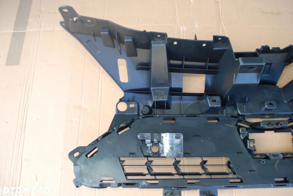 ATRAPA GRILL TOYOTA YARIS CROSS BARDZO ŁADNY - 5