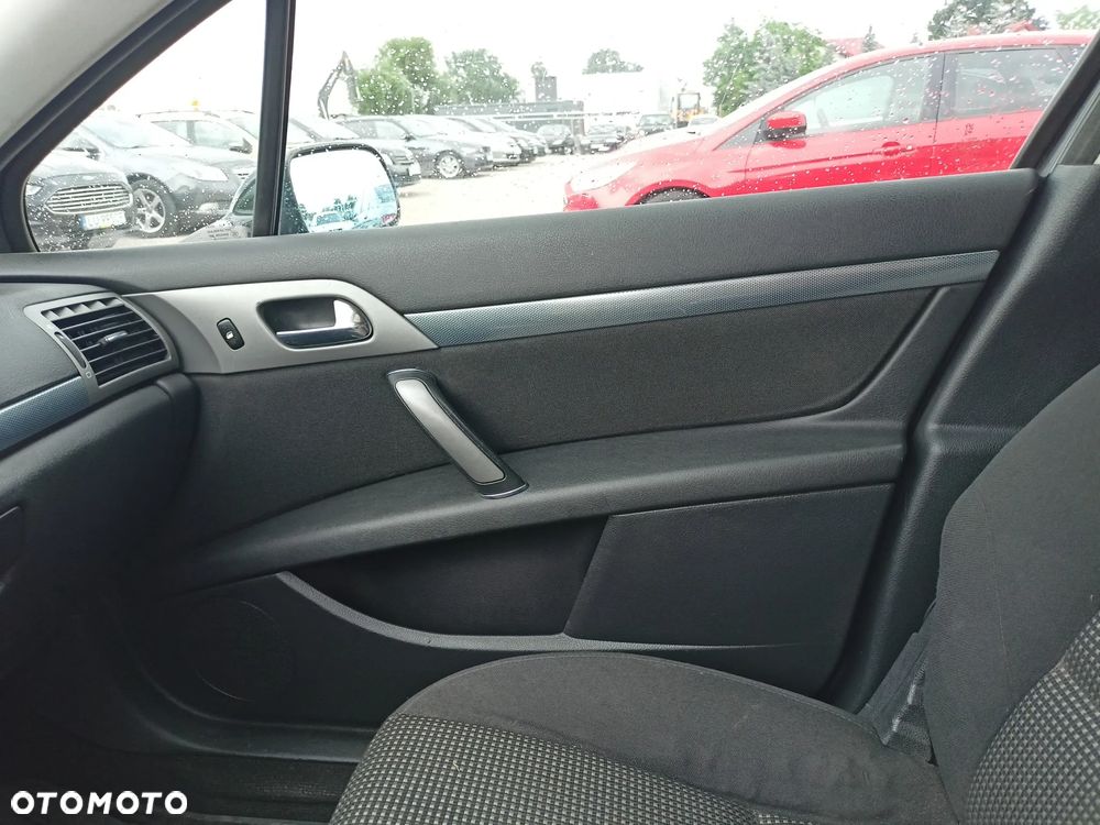 Peugeot 407 - 13