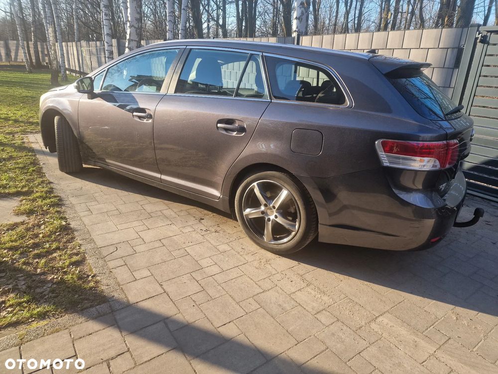 Toyota Avensis 1.8 Sol - 9